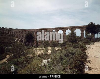 ACUEDUCTO DE LAS FERRERAS O PUENTE DEL DIABLO - SIGLO I - RESTAURADO EN EL SIGLO X. Location: ACUEDUCTO DE LAS FERRERAS. Stock Photo