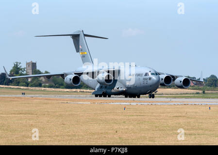 Somerset, UK. 7th July 2018. A USAF C-17A Globemaster strategic transport aircraft taxi-ing along a runway at RNAS Yeovilton, Somerset, England, UK, The jet will form in the static display on Saturday's airshow at the base. Picture: Peter Titmuss/AlamyLive Credit: Peter Titmuss/Alamy Live News Credit: Peter Titmuss/Alamy Live News Stock Photo
