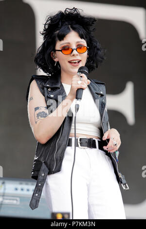 London, UK. 7th July 2018. Heather Baron-Gracie of Pale Waves performs on stage as Barclaycard present British Summer Time Hyde Park at Hyde Park on July 7, 2018 in London, England. Credit: Georgia Taylor/Alamy Live News Stock Photo