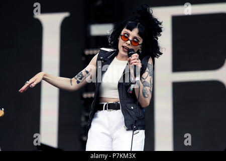 London, UK. 7th July 2018. Heather Baron-Gracie of Pale Waves performs on stage as Barclaycard present British Summer Time Hyde Park at Hyde Park on July 7, 2018 in London, England. Credit: Georgia Taylor/Alamy Live News Stock Photo
