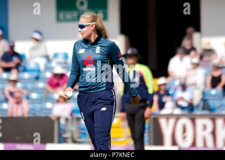 Leeds, England, 7 July 2018. Sophie Ecclestone bowling for England against New Zealand during their ICC Women’s World Championship match at the Emerald Headingley. Credit: Colin Edwards/Alamy Live News. Stock Photo