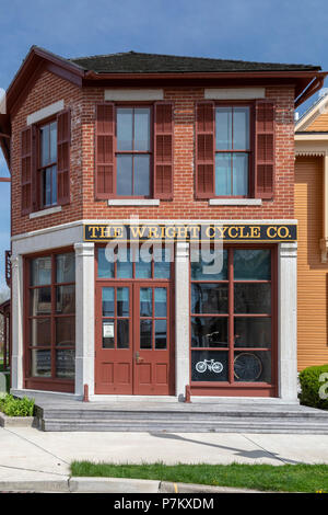 Dayton, Ohio - The Wright Cycle Co. at the Dayton Aviation Heritage National Historical Park. Wilbur and Orville Wright built their first airplane her Stock Photo