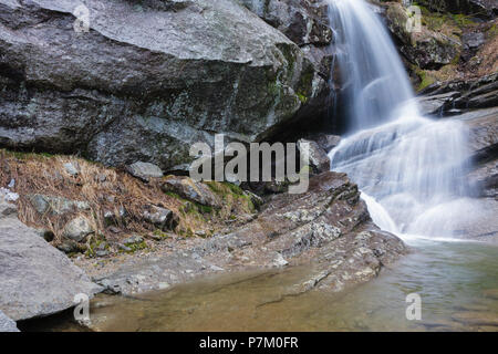 Bridal Veil Falls On Coppermine Brook In Franconia New Hampshire During The Spring Months This Waterfall Looks Great During The Spring Snowmelt And Stock Photo Alamy