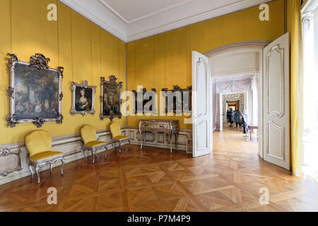 Germany, Berlin, Charlottenburg district, the Schloss Charlottenburg castle was the summer residence of Prussian kings, Frederick the Great's first apartments, yellow satin room Stock Photo