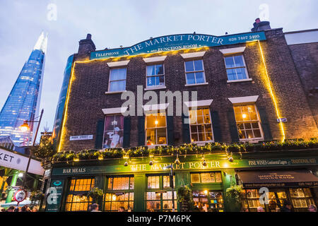 England, London, Southwark, London Bridge City, Borough Market, The Market Porter Pub Stock Photo