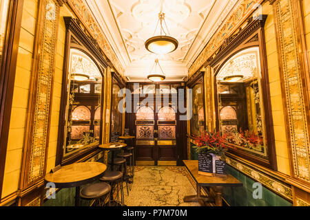 England, London, The City of London, The Punch Tavern Pub Stock Photo