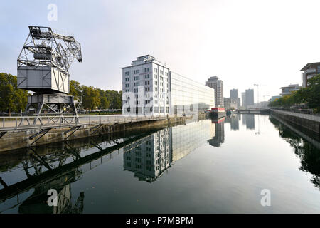 France, Bas Rhin, Strasbourg, development of port du Rhin (Rhine's harbour) and conversion of breakwater of Bassin d'Austerlitz, mediatheque Andre Malraux (Andre Malraux' multimedia library) Stock Photo