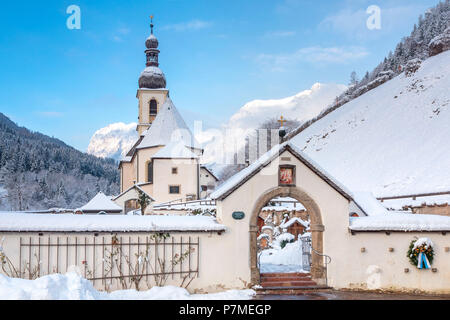 Parish Church of St. Sebastian, Ramsau near Berchtesgaden in winter, Berchtesgadener Land district, Upper Bavaria, Bavaria, Germany Stock Photo