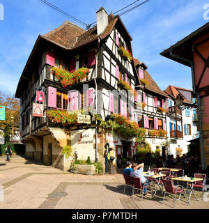France, Bas Rhin, Obernai, Place de l'étoile, 'Zum Schnogaloch' hotel restaurant Stock Photo