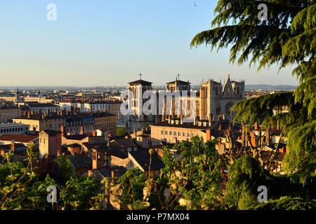 France, Rhone, Lyon, historical site listed as World Heritage by UNESCO, Vieux Lyon (Old Town), Saint Jean Cathedral (Saint John's Cathedral) Stock Photo