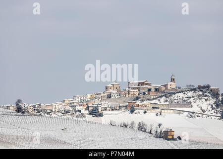 Langhe, Cuneo district, Piedmont, Italy, Langhe wine region, winter, snow, La Morra village Stock Photo