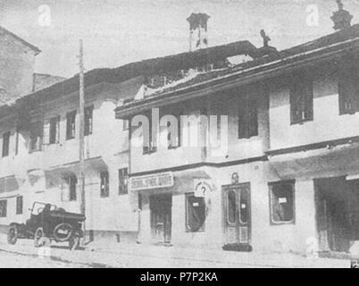 Српски / srpski: Kafane u Beogradu, početkom 20 veka - Kafana '' u ulici Kralja Petra . between 1900 and 1940 226 Kafana &quot; &quot; Stock Photo