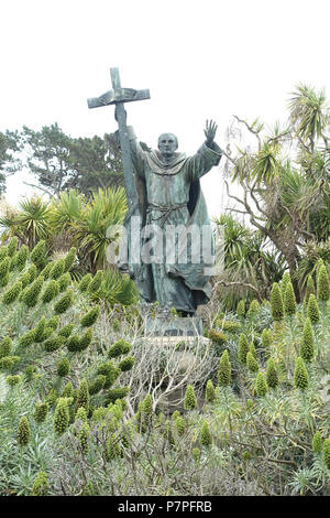 English: Father Junipero Serra by Douglas Tilden (1860-1935) - Golden Gate Park, San Francisco, California, USA. This artwork is in the  because the artist died more than 70 years ago. 24 May 2015, 18:00:11 157 Father Junipero Serra by Douglas Tilden - Golden Gate Park, San Francisco, CA - DSC05325 Stock Photo