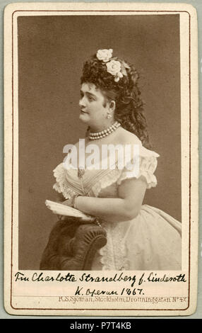 Charlotte Strandberg (f. Linderoth) som Henriette i Muraren, Kungliga Operan 1867 () 89 Charlotte Strandberg, rollporträtt - SMV - H7 209 Stock Photo