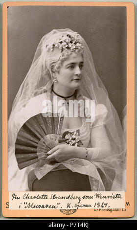 Charlotte Strandberg (f. Linderoth) som Henriette i Muraren, Kungliga Operan 1864 89 Charlotte Strandberg, rollporträtt - SMV - H7 215 Stock Photo