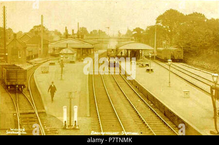 Brockenhurst railway station . 1900s 55 Brockenhurst railway station (postcard) Stock Photo