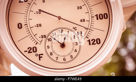 https://l450v.alamy.com/450v/p7we49/round-thermometer-showing-over-110-degrees-p7we49.jpg