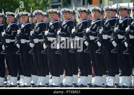 Polish Navy Honour Guard unit during the celebration of 100th anniversary of Polish Navy in Gdynia, Poland. June 24th 2018 © Wojciech Strozyk / Alamy  Stock Photo