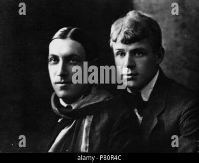 English: Russian poet Sergei Yesenin (1895-1925) (on right) and Russian writer Anatoly Marienhof (on left). 1915 . 8 December 2010 344 Sergeieseninanatoljmariengof Stock Photo