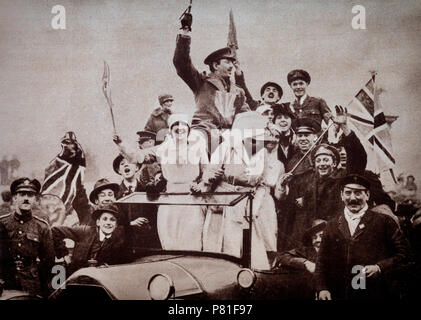 Scenes of jubliation and joy in Great Britain following the signing of the Armistice on the 11 November 1918.  Those who could do so climbed on buses, cars and trams to join in the celebrations. Stock Photo