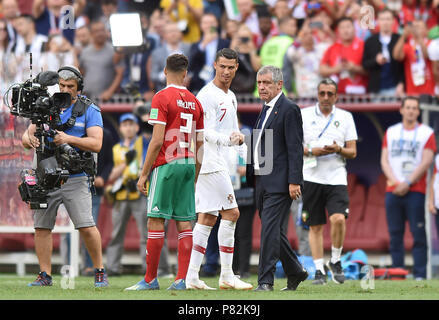 MOSCOW, RUSSIA - JUNE 20: Ronaldo Cristiano of Portugal and Fernando Santos, Manager of Portugal celebrate at full time during during the 2018 FIFA World Cup Russia group B match between Portugal and Morocco at Luzhniki Stadium on June 20, 2018 in Moscow, Russia. (Photo by Lukasz Laskowski/PressFocus/MB Media) Stock Photo
