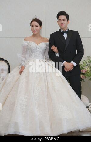 Seoul Korea. 08th July 2018. Mina and Phillip Yu get married in Seoul Korea on 08th July 2018. China and Korea Rights Out Credit TopPhoto Alamy Live News Stock Photo Alamy