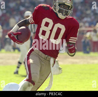 San Francisco, California, USA. 11th Dec, 1988. San Francisco 49ers vs New  Orleans Saints at Candlestick Park Sunday, December 11, 1988. 49ers beat  Saints 30-17. San Francisco 49er running back Roger Craig (