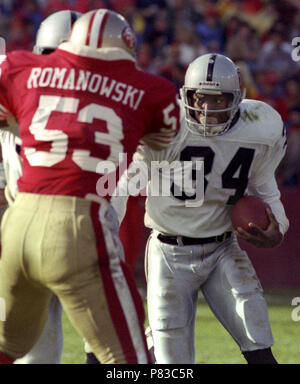 Bo jackson raiders hi-res stock photography and images - Alamy