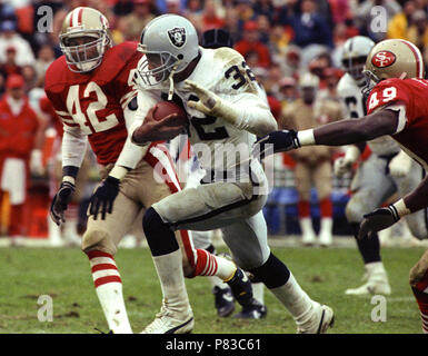 Marcus Allen Marcus Allen Photos 19920829 Madison WI  Oakland raiders  logo, Oakland raiders football, Raiders players