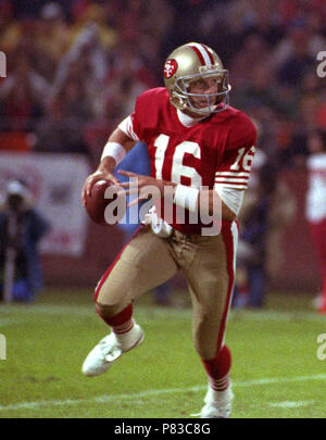 San Francisco, California, USA. 13th Nov, 1988. San Francisco 49ers vs Los  Angles Raiders at Candlestick Park Sunday, November 13, 1988. Raiders Beat  49ers 9-3. San Francisco quarterback Joe Montana (16) fakes