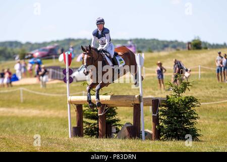 Wiltshire, UK. 8th July, 2018. 7th Place. Nicola Wilson riding One Two Many. GBR. Day 4. CIC***. Event Rider Masters. Section A. Cross Country. Day 4. St James Barbury Horse Trials. Wroughton. Wilstshire. UK. 08/07/2018. Credit: Sport In Pictures/Alamy Live News Stock Photo