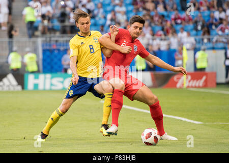 Samara, Russland. 07th July, 2018. Albin EKDAL (l., SWE) versus Harry MAGUIRE (ENG), action, duels, Sweden (SWE) - England (ENG) 0: 2, quarter-finals, match 60, 07/07/2018 in Samara; Football World Cup 2018 in Russia from 14.06. - 15.07.2018. | usage worldwide Credit: dpa/Alamy Live News Stock Photo