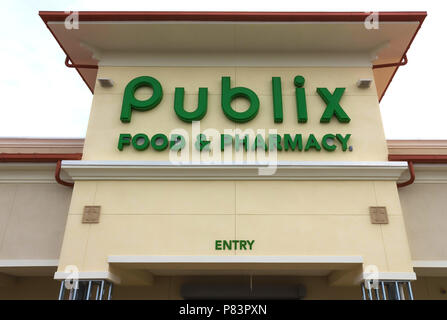 Orlando, USA - April 29, 2018: Brand name and logo of Publix supermarket chain on rooftop of store Stock Photo