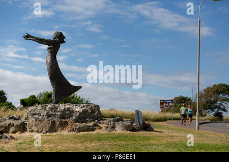 Rosses Point, Sligo, Ireland. 8th July 2018: People enjoying sunny weather making the most out of the record high temperatures heating Ireland having great time on the beach or walking around the beautiful Rosses Point Village in County Sligo Ireland . Stock Photo