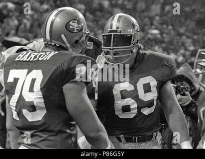 San Francisco, California, USA. 9th Jan, 1988. San Francisco 49ers vs  Minnesota Vikings at Candlestick Park Saturday, January 9, 1988. Vikings  beat 49ers 36-24. San Francisco 49ers Guard Bruce Collie (69) holds