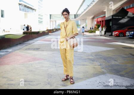 Ana Arto posing on the street during Mercedes Benz Fashion Week Madrid - July 9, 2018 - Photo: Runway Manhattan ***For Editorial Use Only*** | Verwendung weltweit Stock Photo