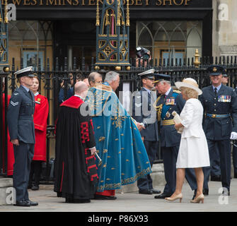 Westminster Abbey, London, UK. 10 July, 2018. A service is held in Westminster Abbey to mark the Centenary of the Royal Air Force with the Duke and Duchess of Cornwall arriving. Credit: Malcolm Park/Alamy Live News. Stock Photo
