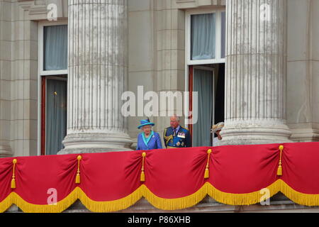 London, UK. 10th July 2018. The Queen and Prince Charles on the balcony of Buckingham Palace. Credit: Uwe Deffner/Alamy Live News