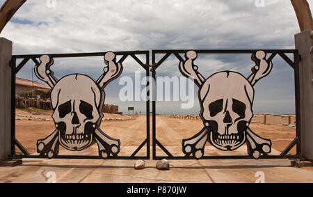 Toegangs hek van Skeleton Coast Namibie, Gate at Skeleton Coast Namibia Stock Photo