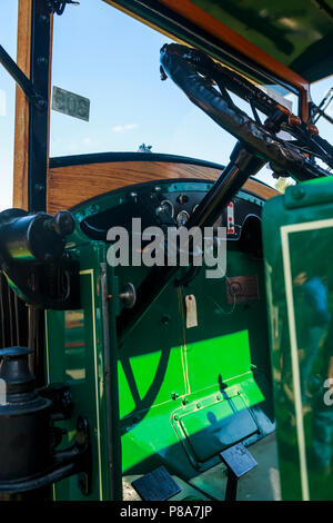 old mack truck Stock Photo: 169697030 - Alamy