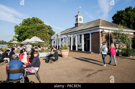 Serpentine Cafe Hyde Park London UK Stock Photo