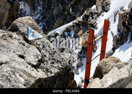 Everyone needs a little help: Ladder to the top of the Aiguille du Midi in the Mont Blanc massif in France Stock Photo