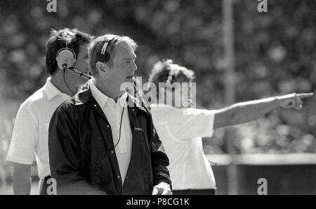 San Francisco, California, USA. 14th Oct, 1984. San Francisco 49ers vs. Pittsburgh Steelers at Candlestick Park Sunday, October 14, 1984. Steelers beat the 49ers 20-17. Steelers Head Coach Chuck Noll. Credit: Al Golub/ZUMA Wire/Alamy Live News Stock Photo