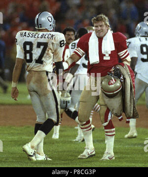 San Francisco, California, USA. 8th Nov, 1981. San Francisco 49ers vs.  Atlanta Falcons at Candlestick Park Sunday, November 8. 1981. 49ers beat  Falcons 17-14. San Francisco Guard John Ayers (68) watches Wide