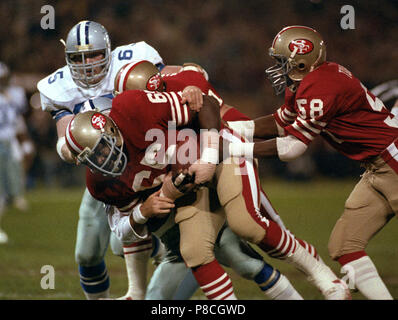 San Francisco, California, USA. 19th Dec, 1983. San Francisco 49ers vs.  Dallas Cowboys at Candlestick Park Monday, December 19, 1983. 49ers beat  the Cowboys 42-17. San Francisco 49ers Defensive Back Ronnie Lott (