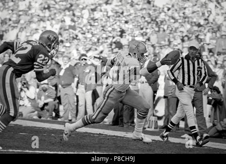 Tony Dorsett of the Dallas Cowboys is shown in 1977. (AP Photo Stock Photo  - Alamy