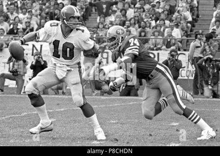 Steve Bartkowski, QB Atlanta Falcons Editorial Stock Image - Image of  atlanta, national: 121058159