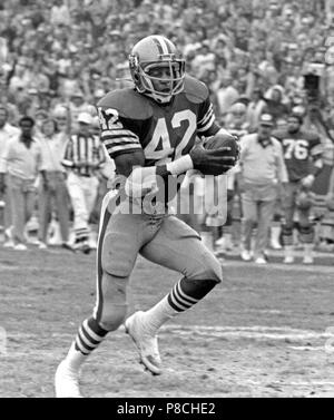 San Francisco, California, USA. 8th Nov, 1981. San Francisco 49ers vs.  Atlanta Falcons at Candlestick Park Sunday, November 8. 1981. 49ers beat  Falcons 17-14. San Francisco Head Coach Bill Walsh. Credit: Al