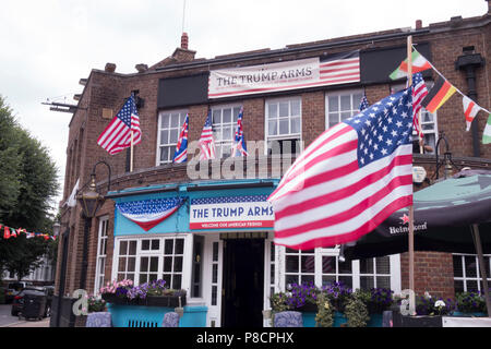 London, UK. 10th July 2018: The Jamesons Pub in west Kensington changes its name to 'The Trump Arms' to support the visit of the US president. Credit: William Barton. Credit: William Barton/Alamy Live News