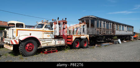 Chain Bridge Honey Farm, Horncliffe, Berwick-upon-Tweed. Vintage farm and transport vehicles exhibited by Stephen Robson. Stock Photo